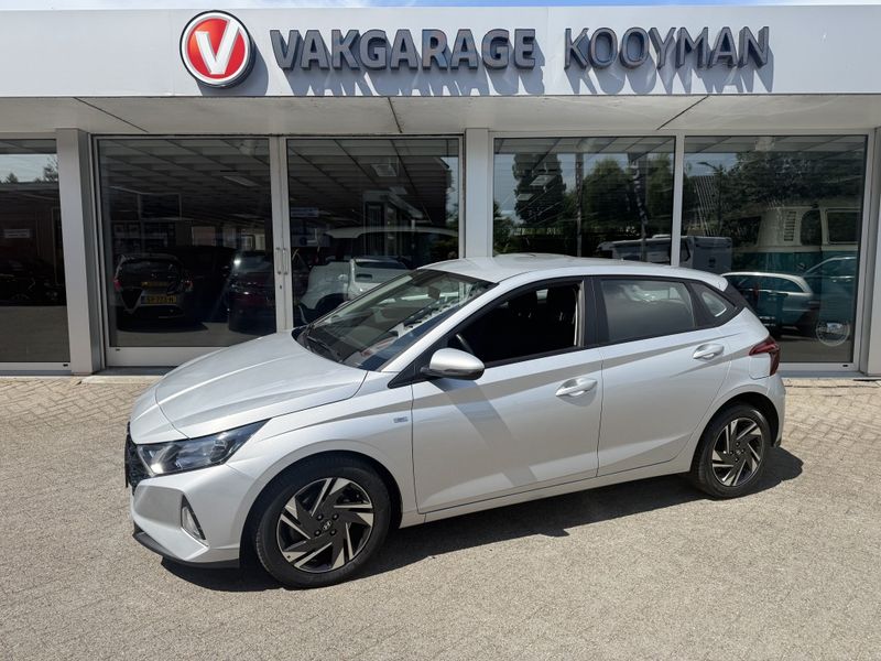 Hyundai-i20-i20-1-0-T-GDI-Trend-Mild-Hybrid-Automaat-PDC-Carplay-Camer-1
